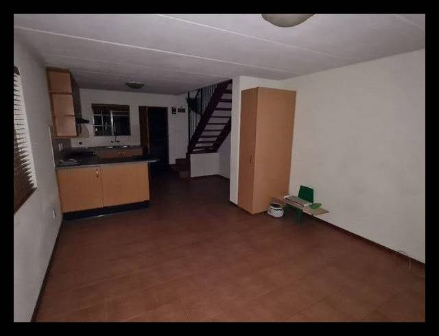 2 BEDROOM TOWNHOUSE FOR SALE IN EDLEEN